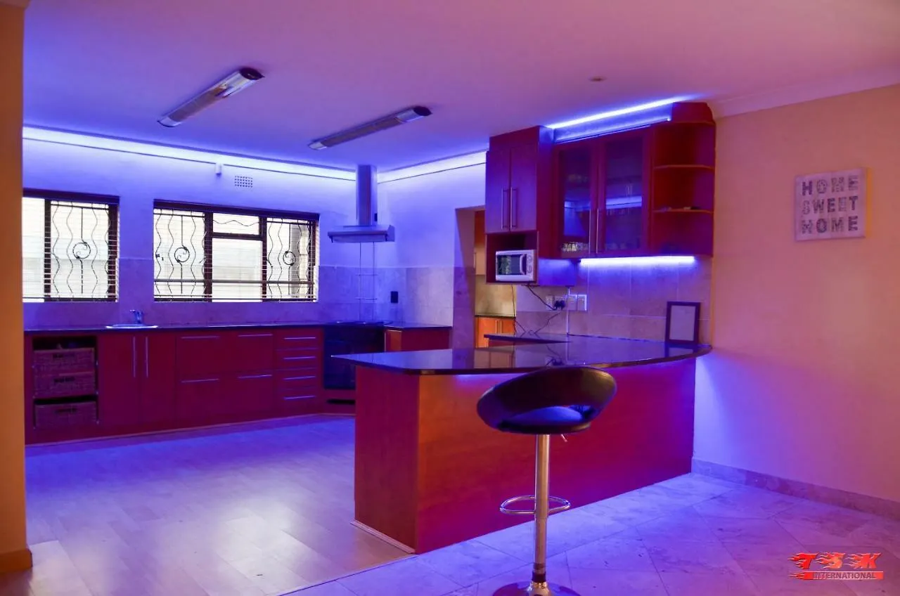 Πανσιόν Dolisas Place Κέιπ Τάουν